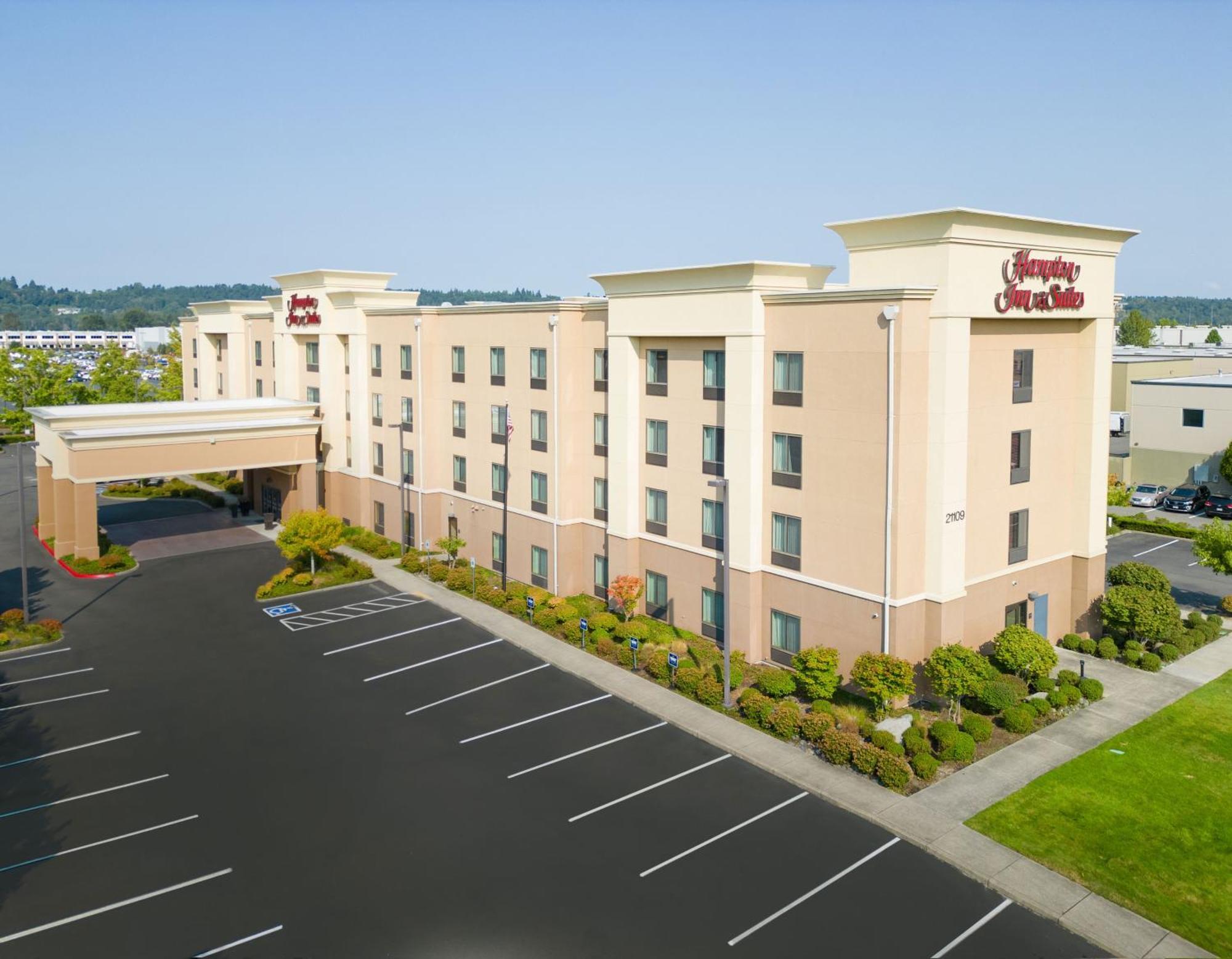 Hampton Inn & Suites By Hilton Seattle/Kent Exterior photo